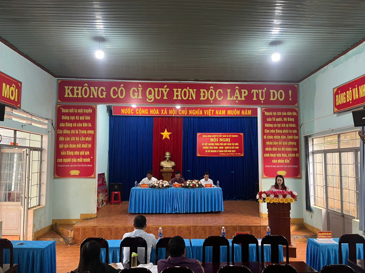Thường trực HĐND - UBND - Ủy ban MTTQ Việt Nam xã Bờ Ngoong tổ chức Hội nghị ký kết Chương trình phối hợp công tác